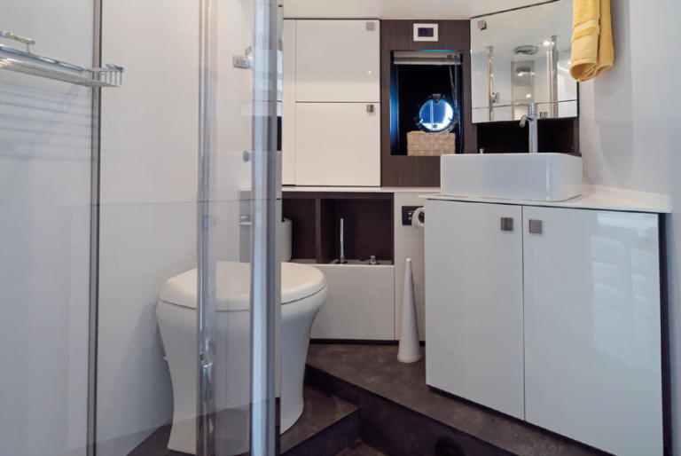 CRHANCHI 60 ST INTERIOR