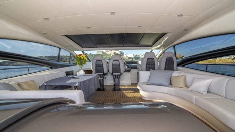 Pershing 62