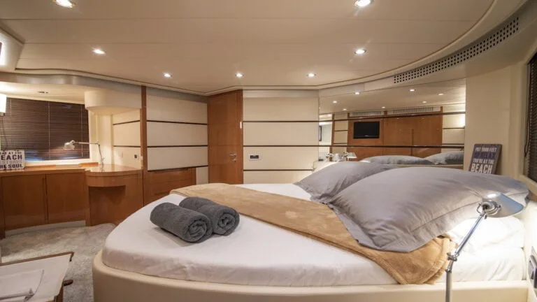 Pershing 62 Interior