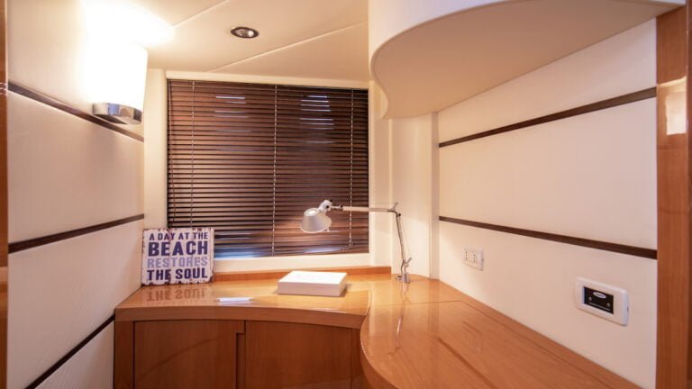 Pershing 62