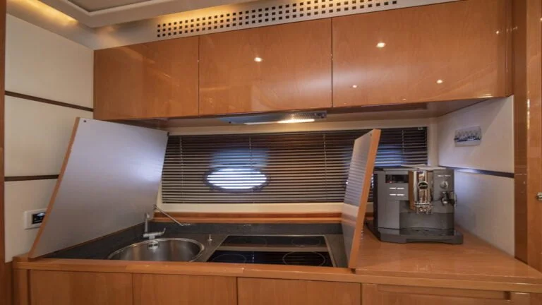 Pershing 62 Interior