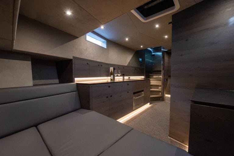 VQ58_15 Interior00016