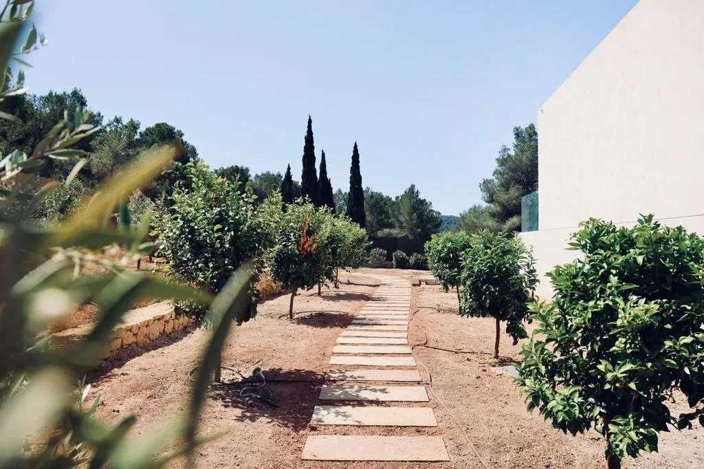 luxury yacht charter in ibiza