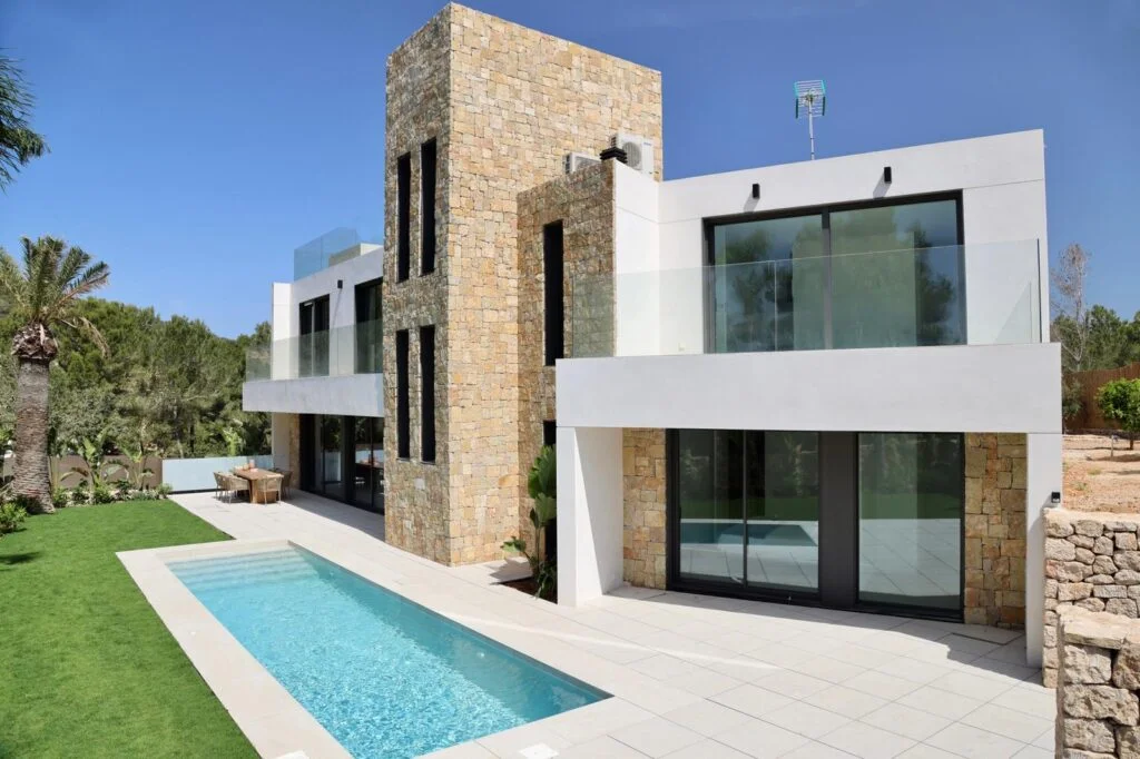 Luxury Villa in Roca Llisa