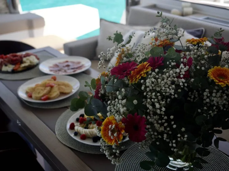 Dining table(1)