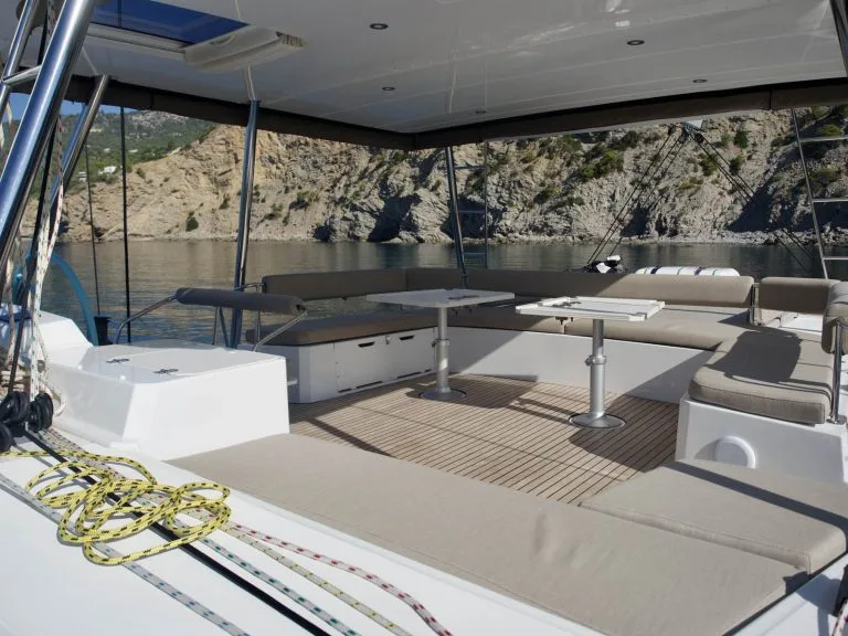 Flybridge (2)
