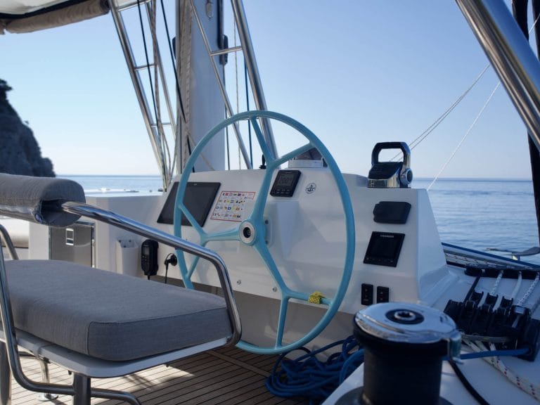 Helm station on flybridge