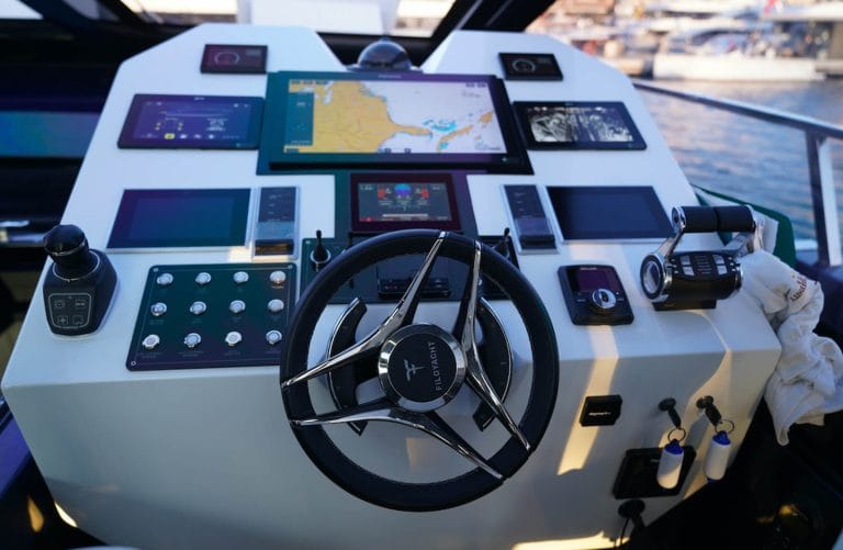 filo-yacht-70-808651_656f5f3f408cb