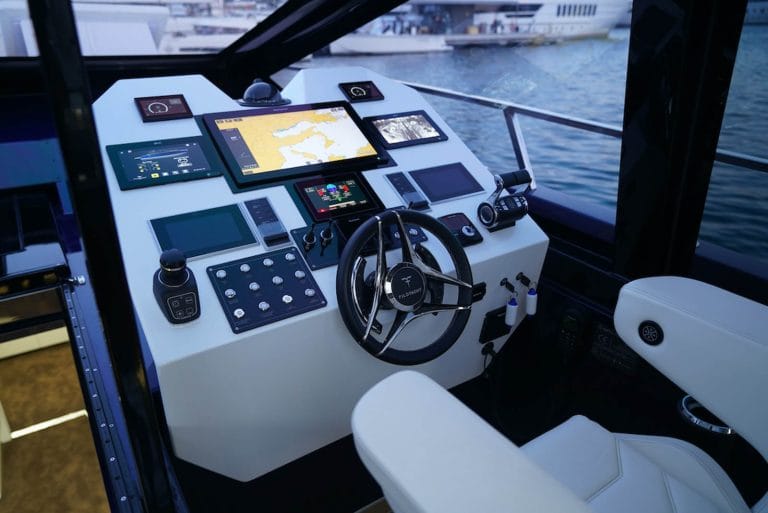 filo-yacht-70-808651_656f5f4ea8bd6