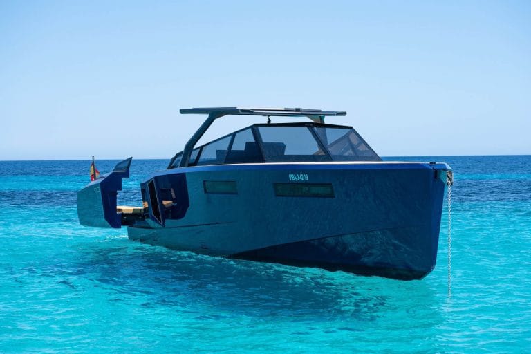 Evo-43-Naia-Yacht-Ibiza-Design-Boat-Rental-Barcoibiza-33