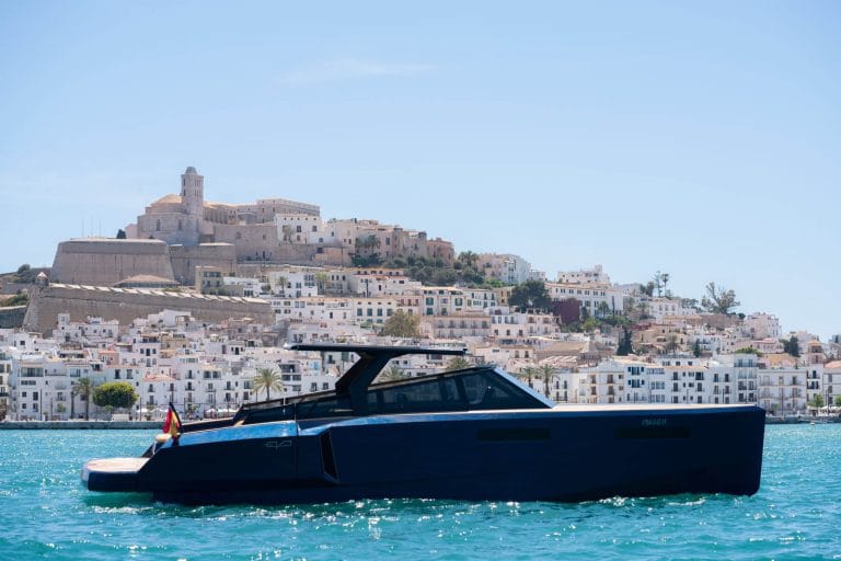 Evo-43-Naia-Yacht-Ibiza-Design-Boat-Rental-Barcoibiza-38