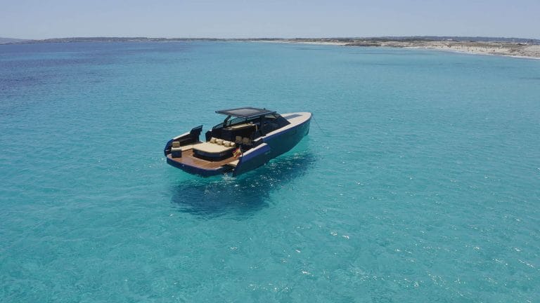 Evo-43-Naia-Yacht-Ibiza-Design-Boat-Rental-Barcoibiza-44