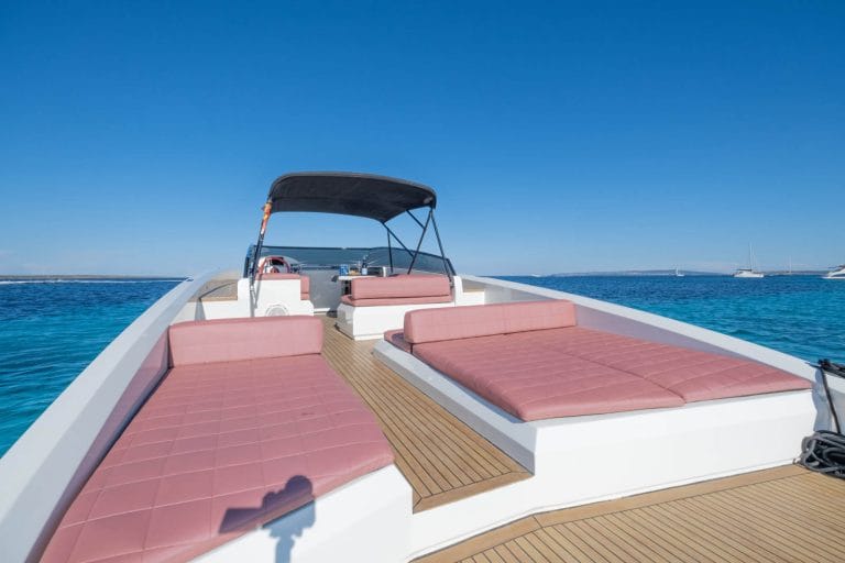 high_sci_interior_photos_vanquish43_tequila_2023_001