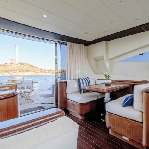 MANGUSTA 92 Interior