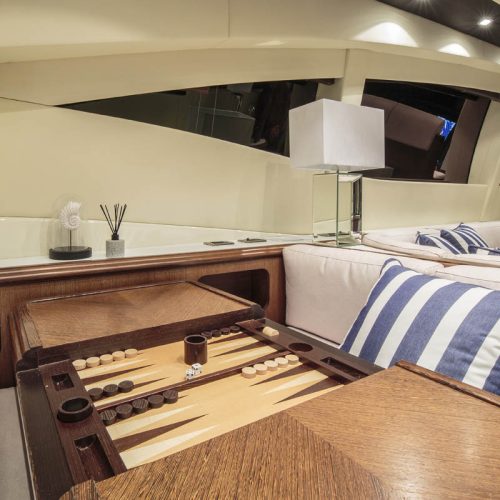 MANGUSTA 92 Interior 