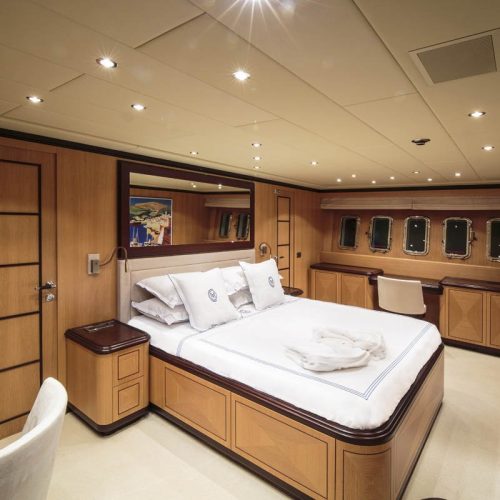 MANGUSTA 92 Bedroom
