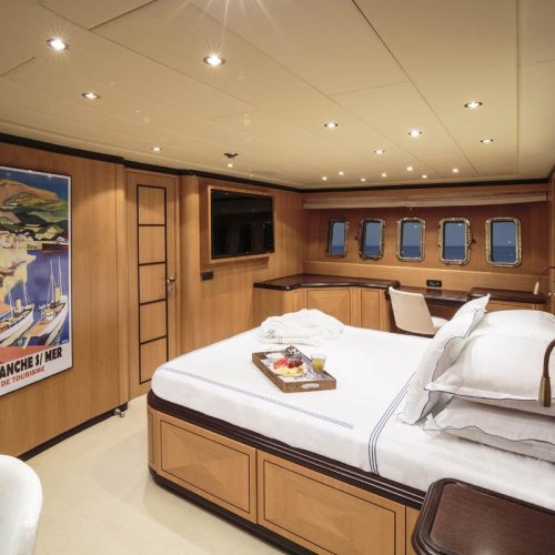 MANGUSTA 92 Bedroom