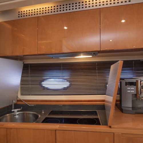  Pershing 62 Interior