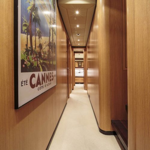 MANGUSTA 92 Interior