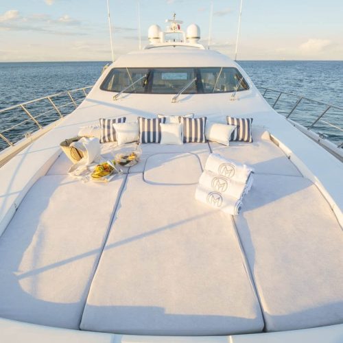 MANGUSTA 92 Exterior