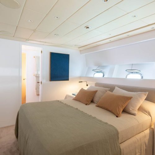 Mangusta 108 Interior